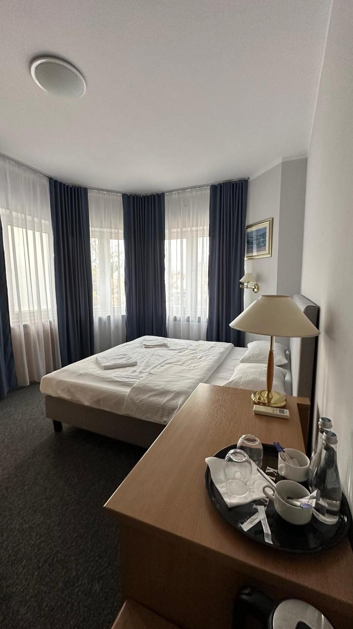 Lezzet B&B Pokoj Goscinny & Turkishrestaurant Warschau Buitenkant foto