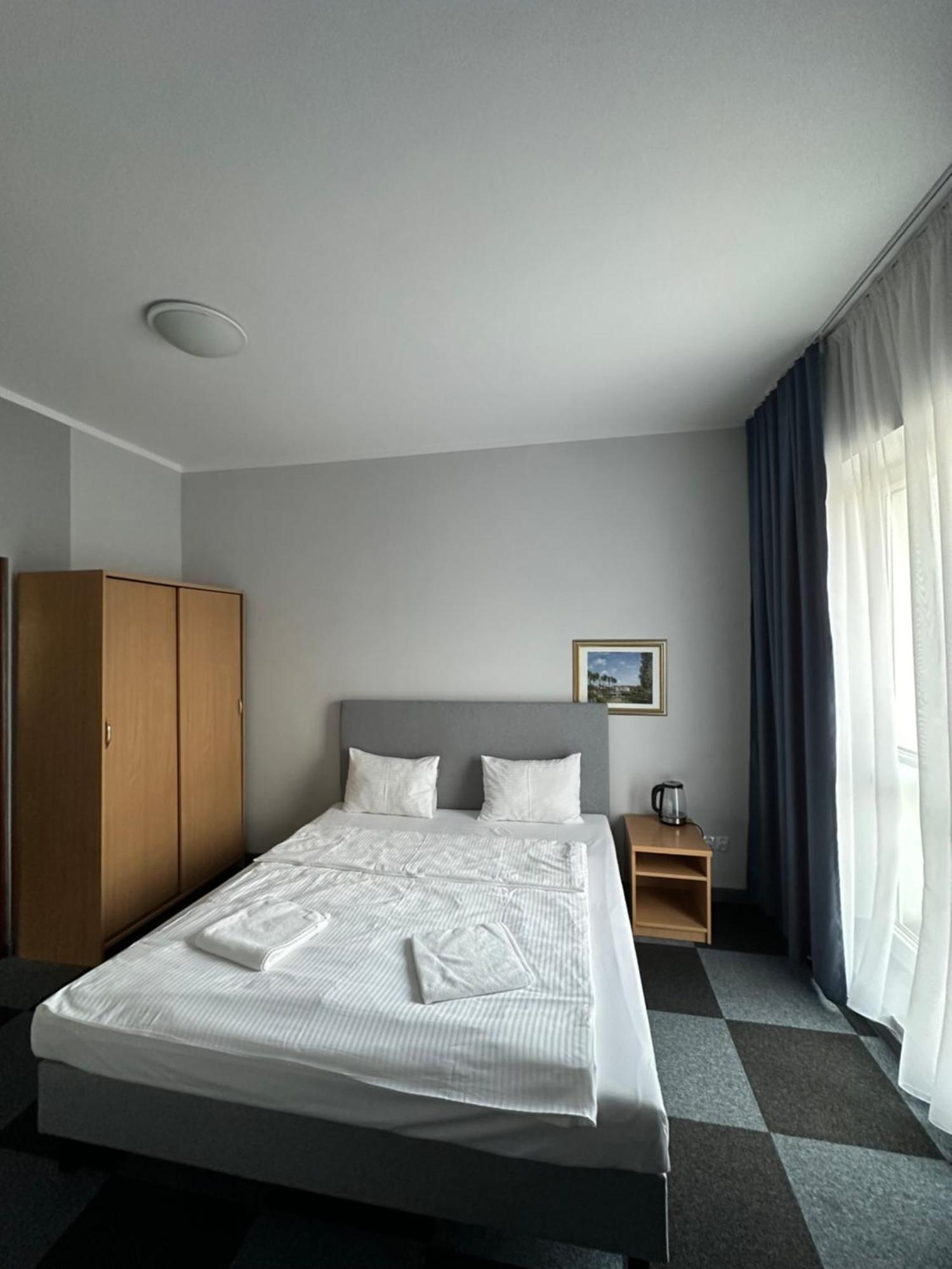 Lezzet B&B Pokoj Goscinny & Turkishrestaurant Warschau Buitenkant foto