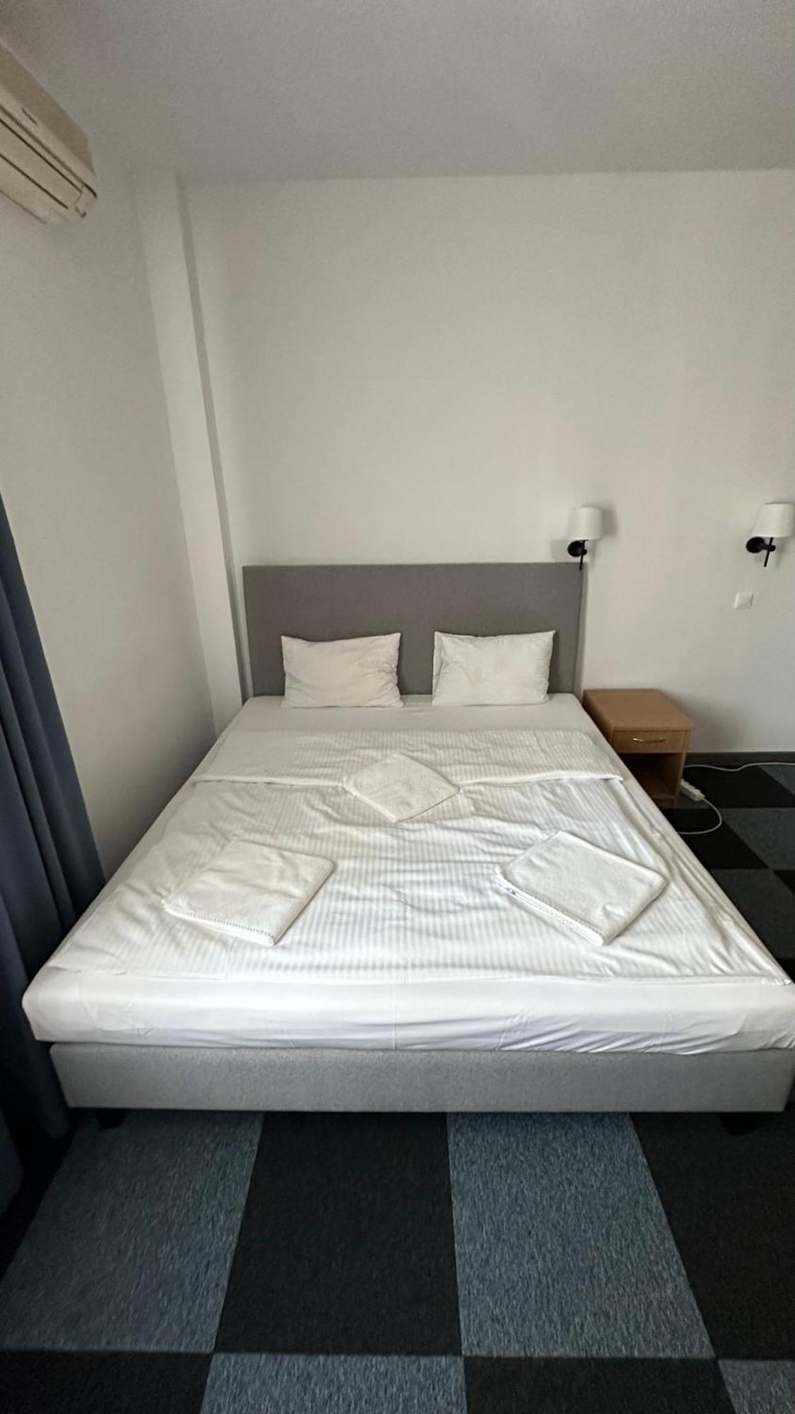 Lezzet B&B Pokoj Goscinny & Turkishrestaurant Warschau Buitenkant foto